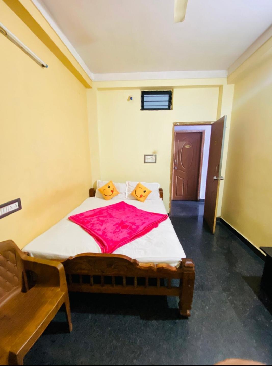 Hotel Hk Residency Mysore Exterior foto